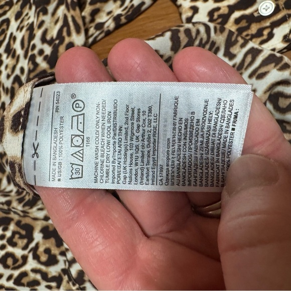 Banana Republic Dillon Classic Fit Animal Print Button-Up Blouse Large Mob Wife - Picture 6 of 8